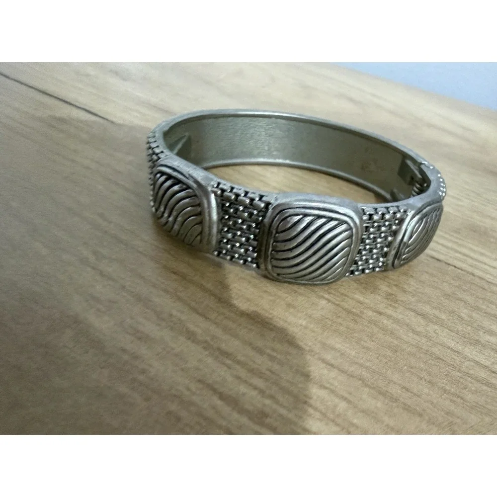 Vintage Silver Tone Hinged Clamper Bangle Alternating Basketweave 6.5